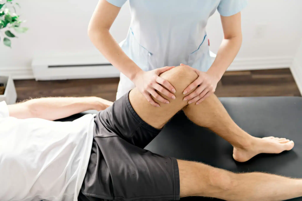 ¿Dolor de rodilla? Descubre las causas de las lesiones de ligamento cruzado, meniscos y condromalacia.